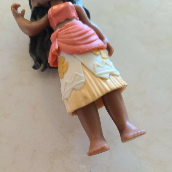 Disney Hasbro 3" Moana Of Oceania Figure EUC - Picture 5 of 6